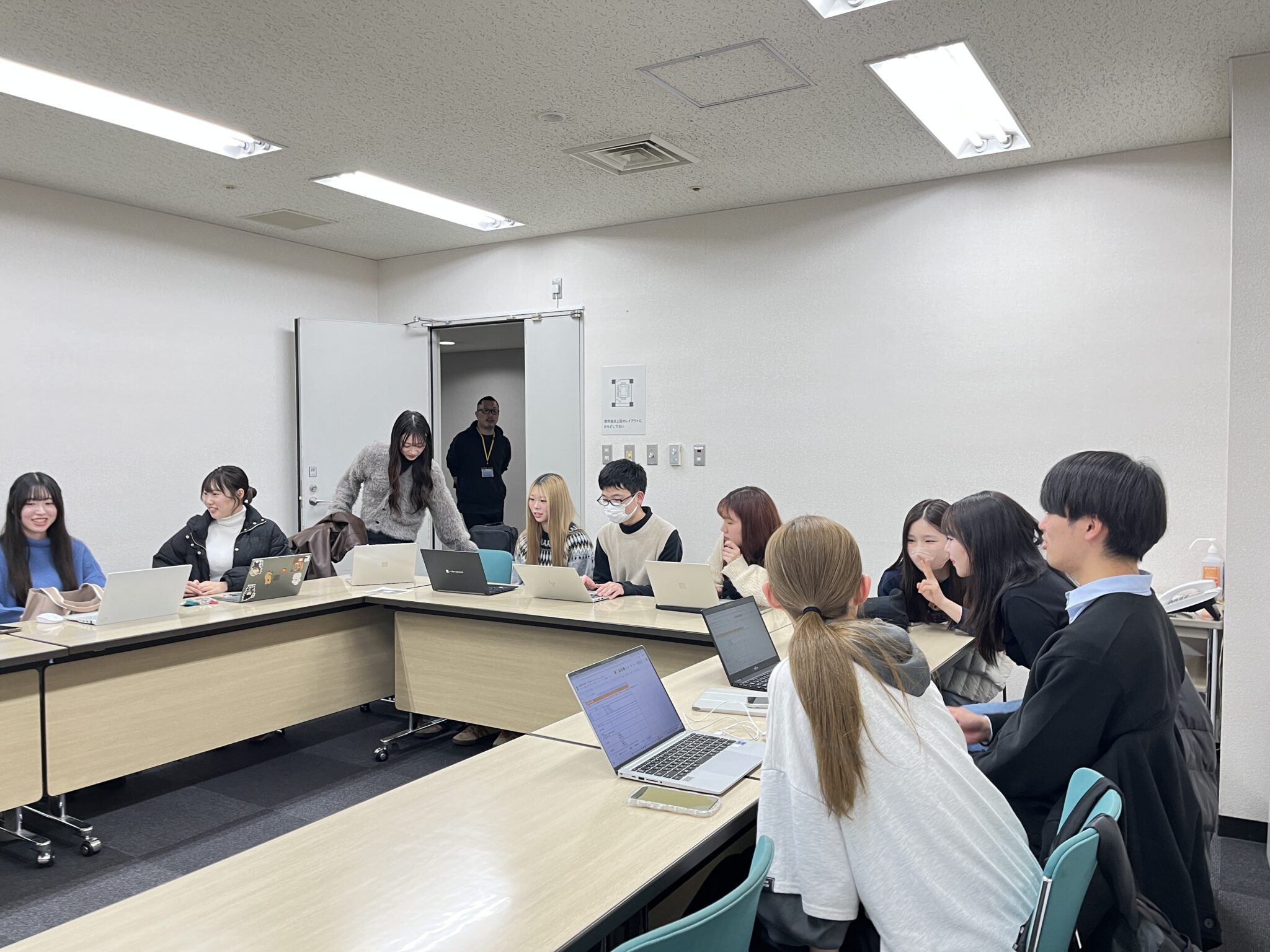 第11回定例会を開催！記事のブラッシュアップと各部署にわかれて話し合いを行いました - 神戸ジャーナル 学生編集部